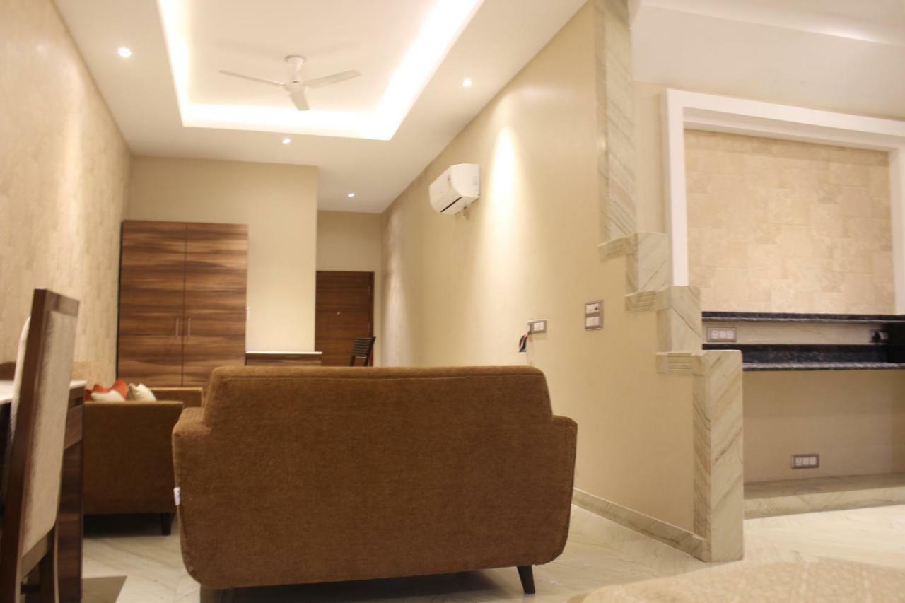 Royal Residence Iffco Chowk Gurgaon Exterior foto