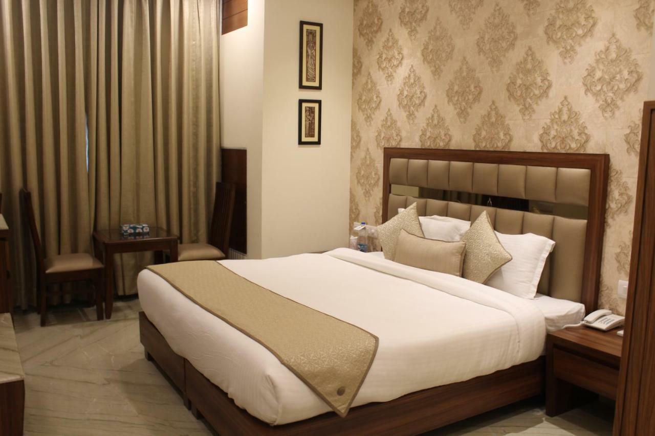 Royal Residence Iffco Chowk Gurgaon Exterior foto