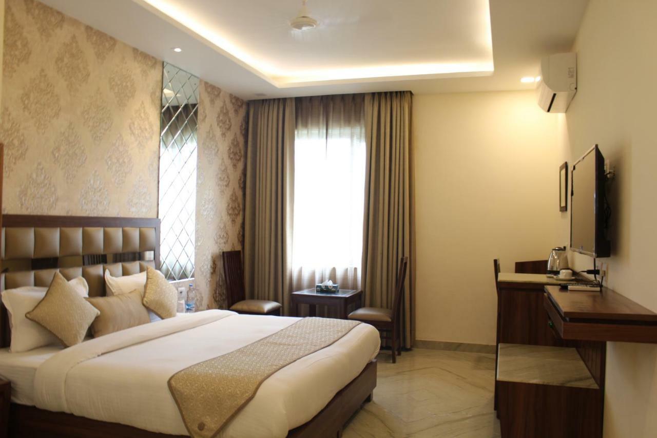 Royal Residence Iffco Chowk Gurgaon Exterior foto